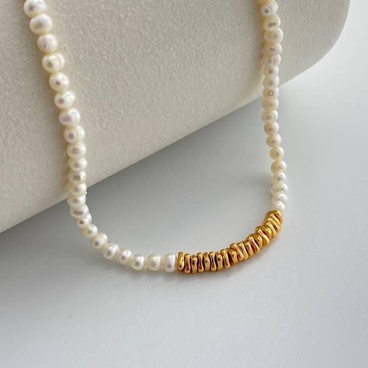 Handgjord pärla och guldpläterad halsband | Nyckelbenet halsband för wholesale av Exsito
