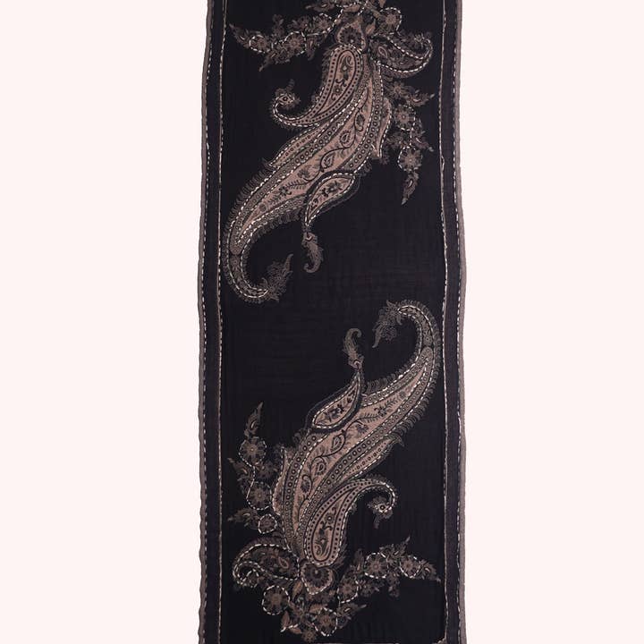 SVEZElife - Wholesale Scarf - Women's - Reversible Paisley Jacquard Cotton Viscose Scarf – Navy Ivory | SVEŽElife6