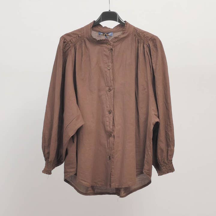 Ruimvallend katoenen blouse met geplooide kraag TDM60822 voor wholesale door Cecile Wang