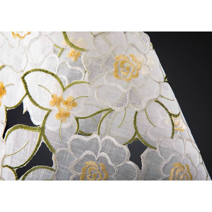 Xia Home Fashions & Manor Luxe - Wholesale Tablecloth - 70" X 70" Dainty Flowers Tablecloth2