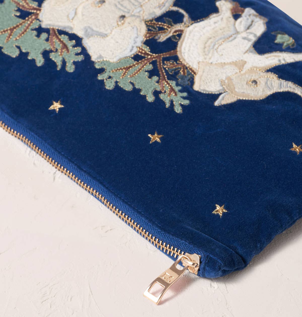 Elizabeth Scarlett Ltd – wholesale Pouch – Women’s – Orphaned Elephants Conservation Collection Everyday Pouch4