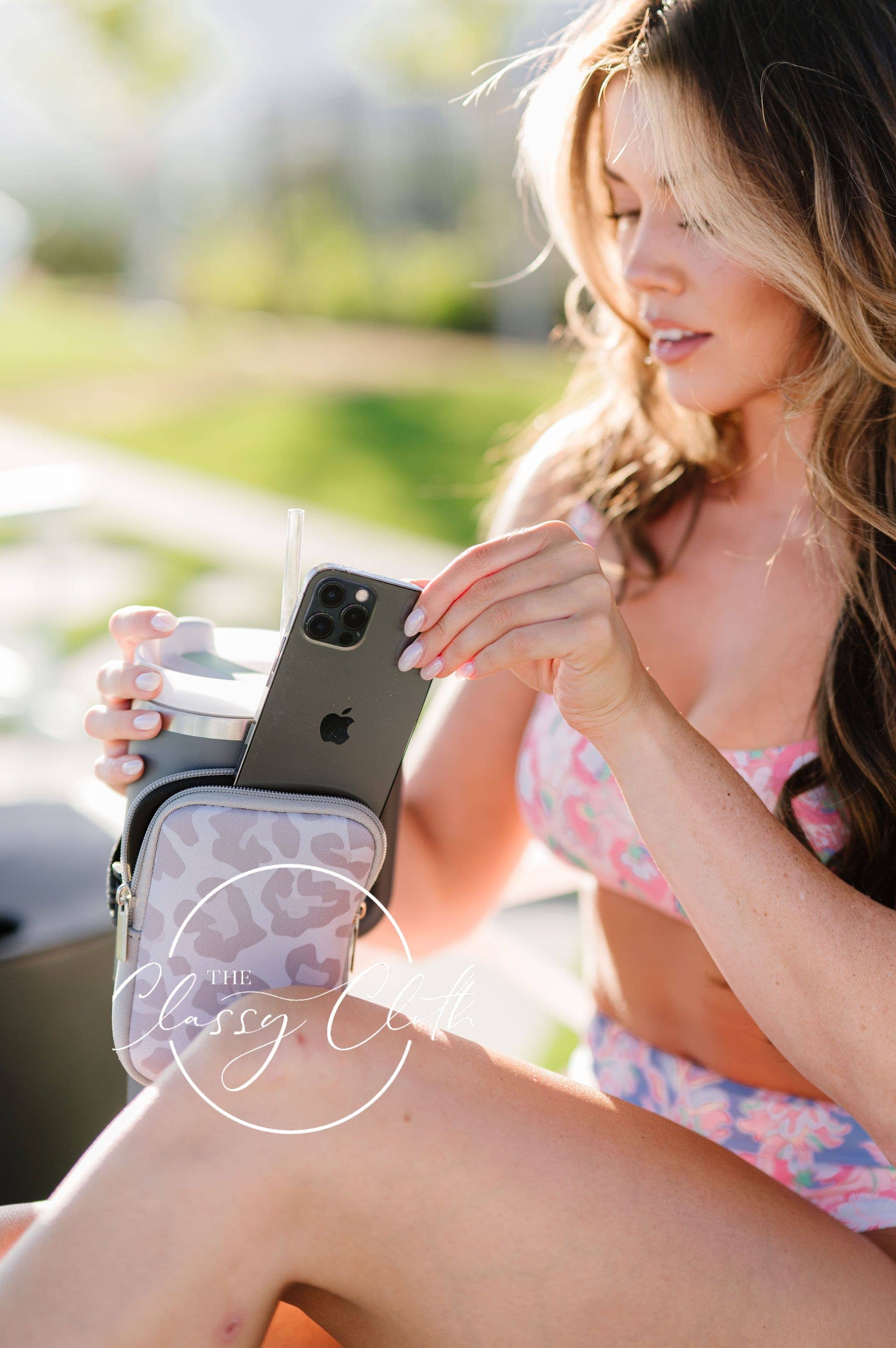 The Classy Cloth WS - Wholesale Handtasje - Dames - Neopreen etui voor 40 oz Quencher Tumbler RTS15