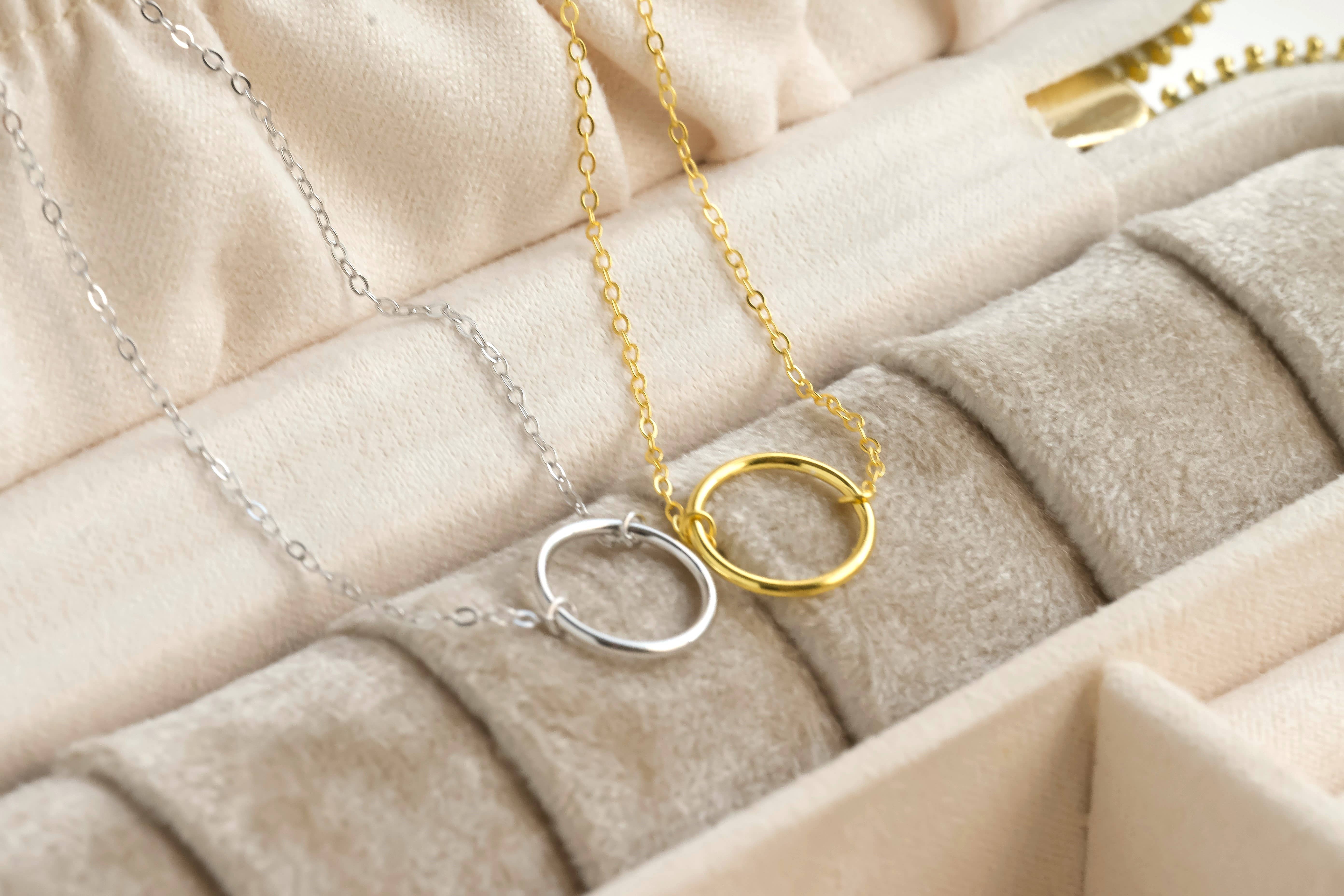 Blueyejewelry - Vendita all'ingrosso Collana con ciondolo/pendaglio - Collana con cerchi ad incastro - Collana con cerchi in argento 9258