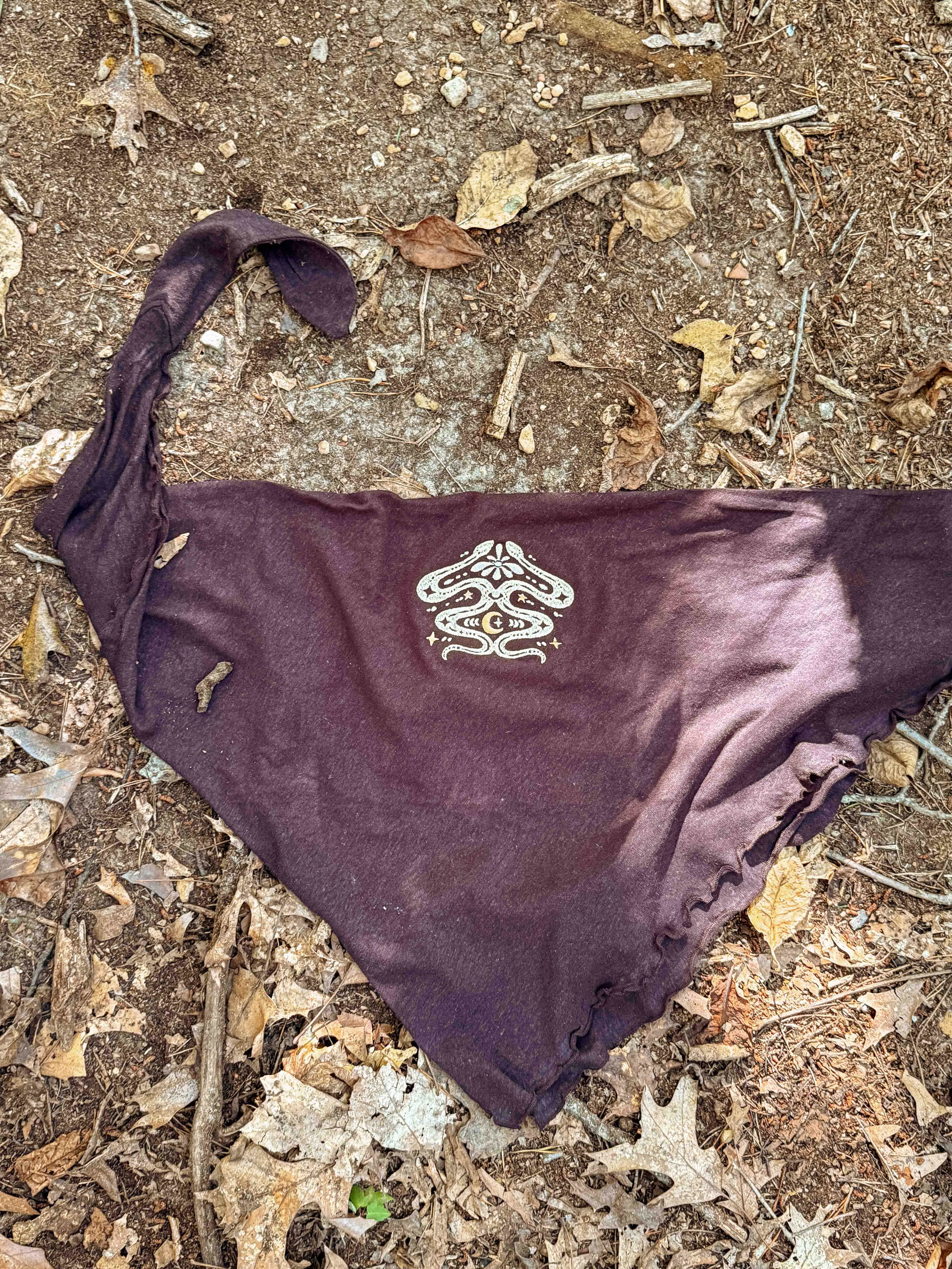 Gardenbelle Shop – Blusa - Mulher por atacado – Top Bandana Serpente Orgânica, Bandana XL Serpente Lua Boho em Cânhamo20