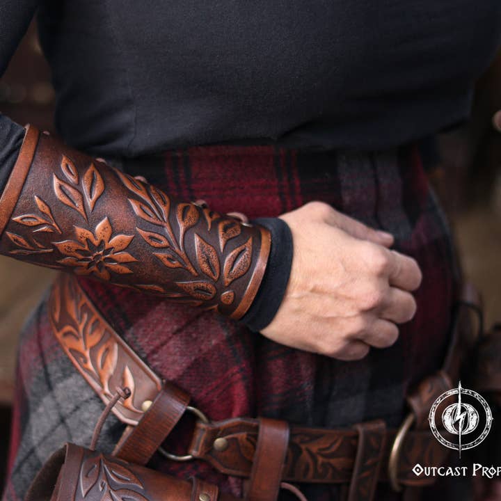 Bloemenleren Armband voor wholesale door Outcast Props