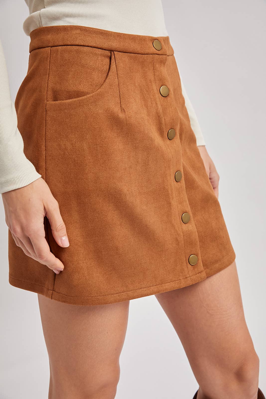 Bluivy - Vente Jupe – femme - JUPES COURTES EN FAUSSE SUÉDINE AVEC BOUTONS21