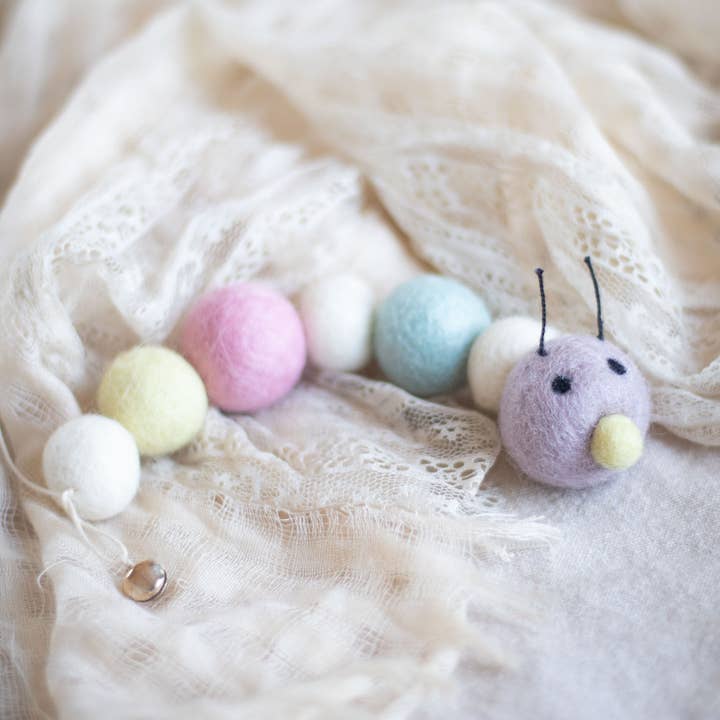 Friendsheep - Vendita all'ingrosso Giocattoli per animali - Cani e gatti - Giocattoli in lana ecologica CANDY Caterpillar (colori pastello)2