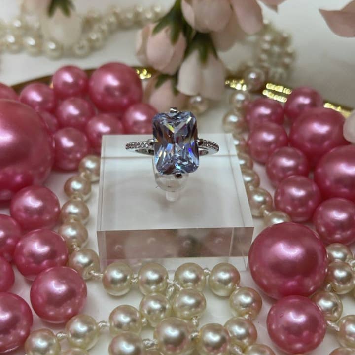 ElevateWell - Wholesale Cocktail/Statement Ring - Luxury Rectangle Cubic Zirconia Ring2