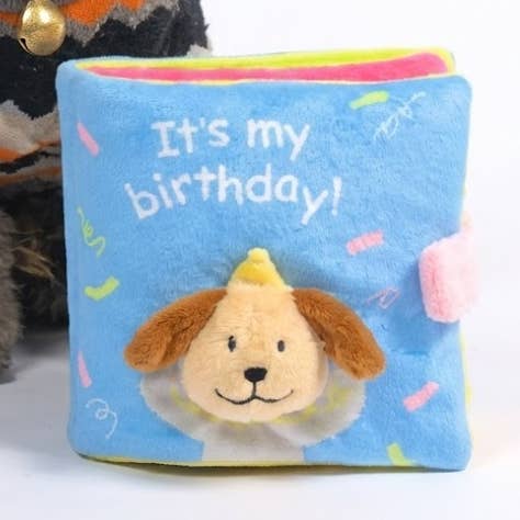 Livre d'anniversaire en peluche — froissement, cache-cache et friandise couinante pour la vente par Barkwow