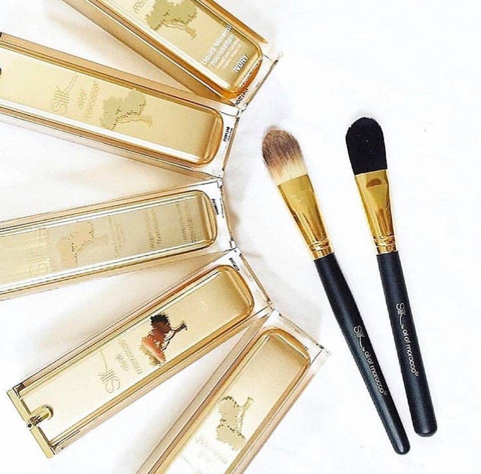 Silk oil of Morocco - Wholesale Foundation - Argan Liquid Foundation11