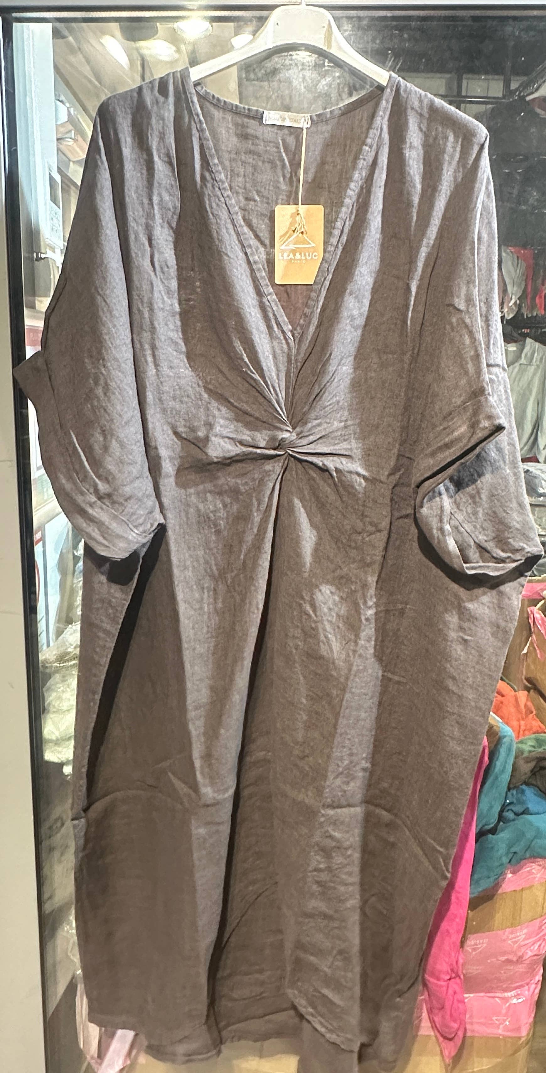 Lea & Luc - Grandes Tailles - Wholesale Dress - Women's - Plus size linen dress V neckline SKU 790911