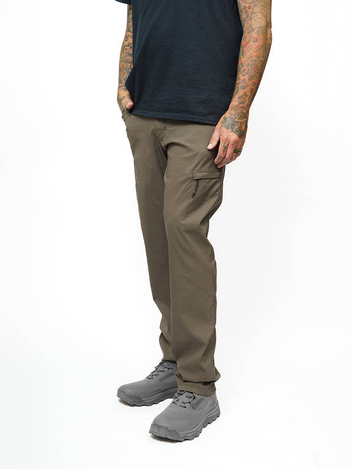 Pantaloni Lancer Taper Fit - Beluga Brown per la vendita all'ingrosso da parte di Off The Grid Surplus