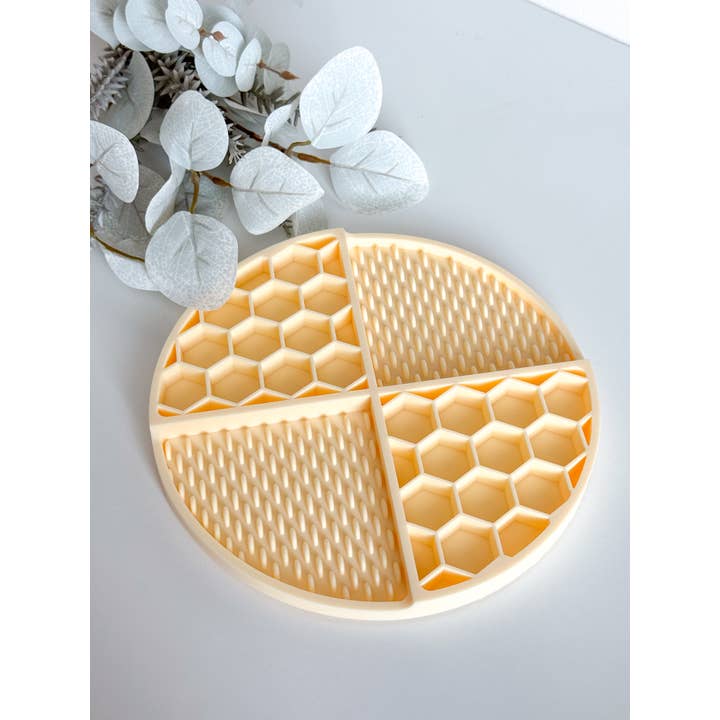 Doggotique - Wholesale Pet Food Mat - Dog - Lick mat Honey Dog, Slow Feeder, Feeding Station2