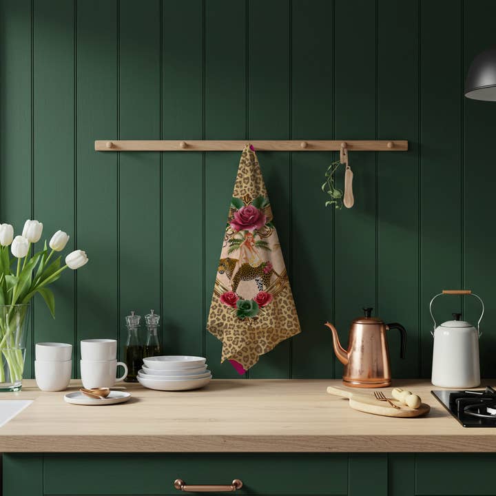 Queen K - Wholesale Tea towel - Tiger Rose Leopard Linen Tea Towel5