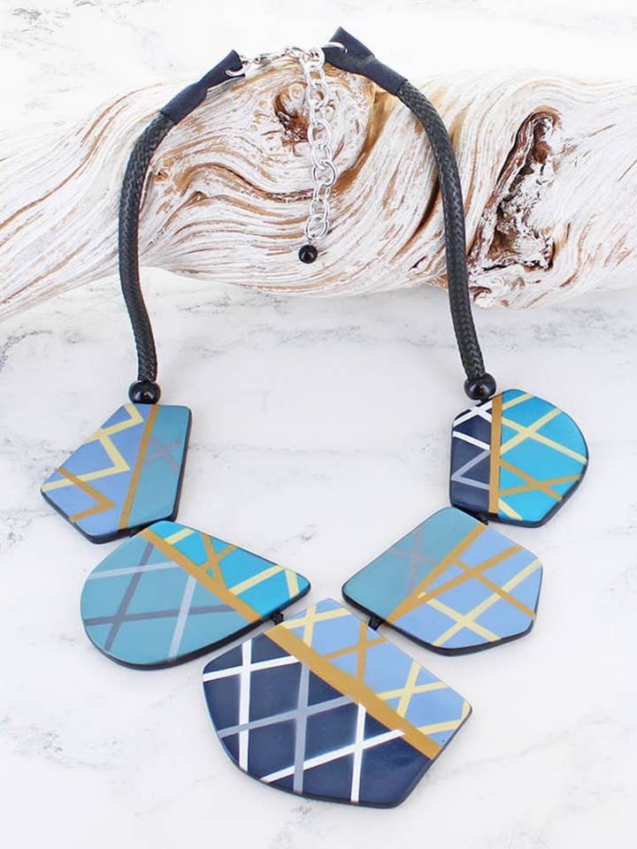 FLAD HARPIKS HALSKÆDE for engroshandel hos Suzie Blue