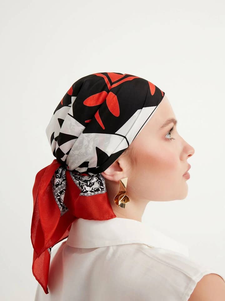 Halstuch aus Seidenkrepp, Kollektion ART & SOUL für den Großhandel von FAD Fashion Art Design