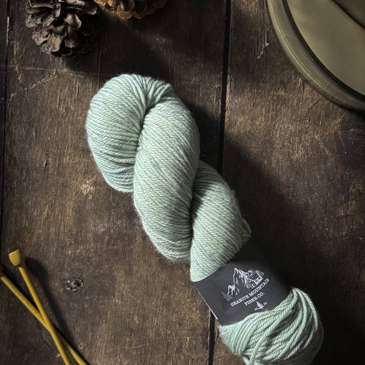 Île dans le ciel - Willey Worsted pour la vente par Granite Mountain Fiber Co.