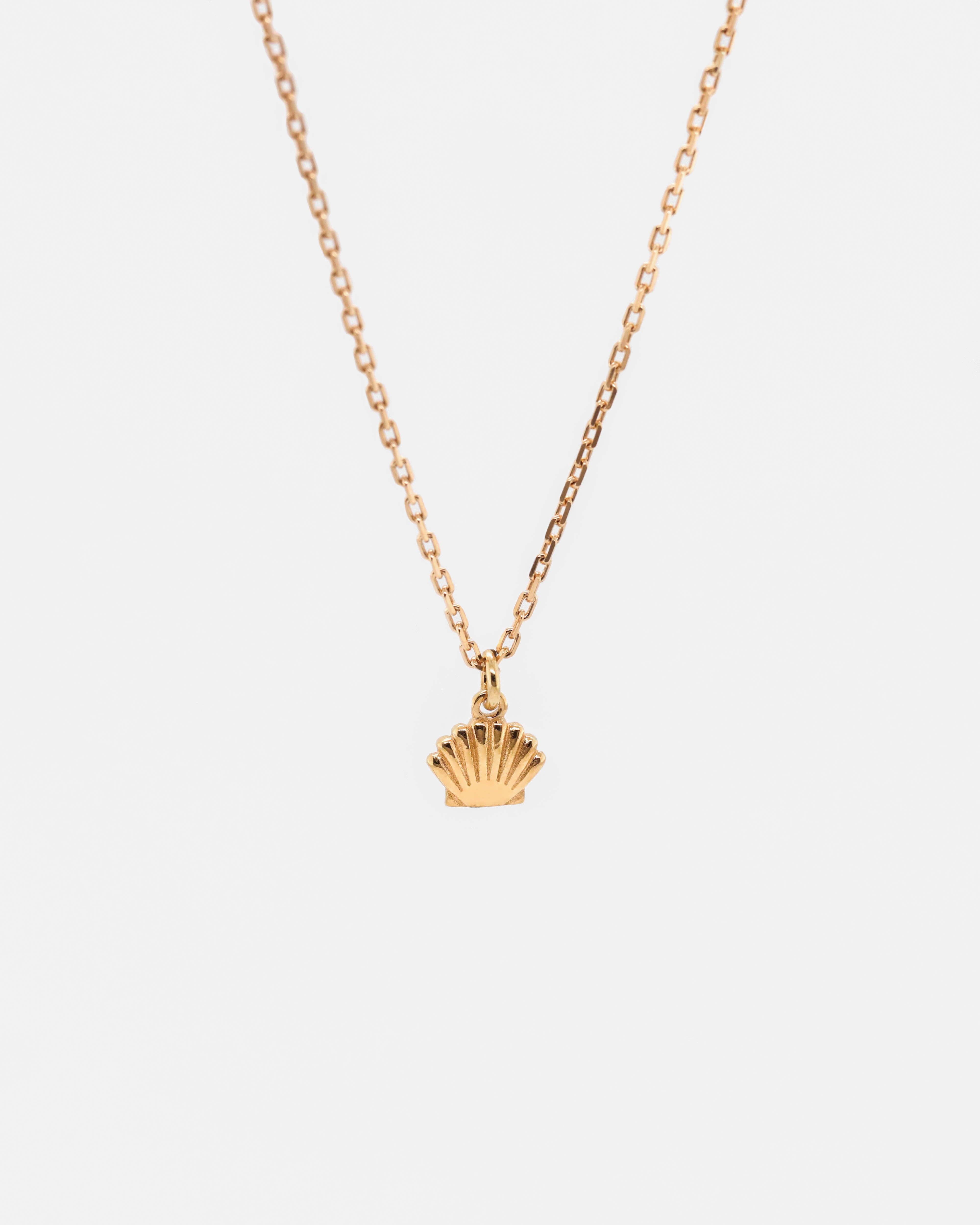 REDCHERRYBLVD - Wholesale Pendant/Charm Necklace - 18K Vermeil Seashell Necklace0