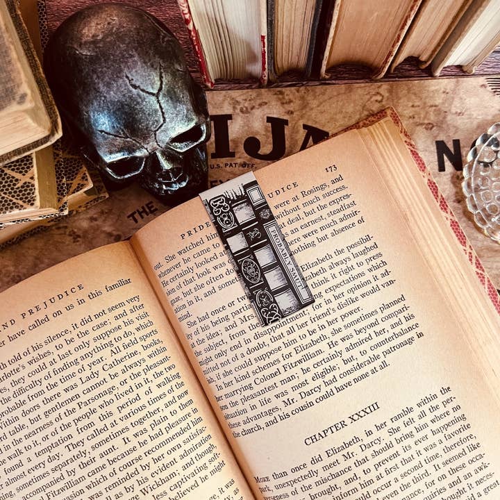 Conquest Journals - Wholesale Bookmark - Waiting for the Night Magnetic Bookmarks (4-Pack)5