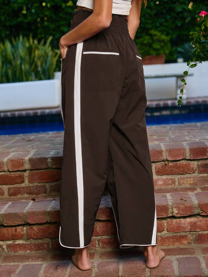 BUCKETLIST INC - Wholesale Pants - Women's - IP5540 Windbreaker Pants With Contrast Stripe42