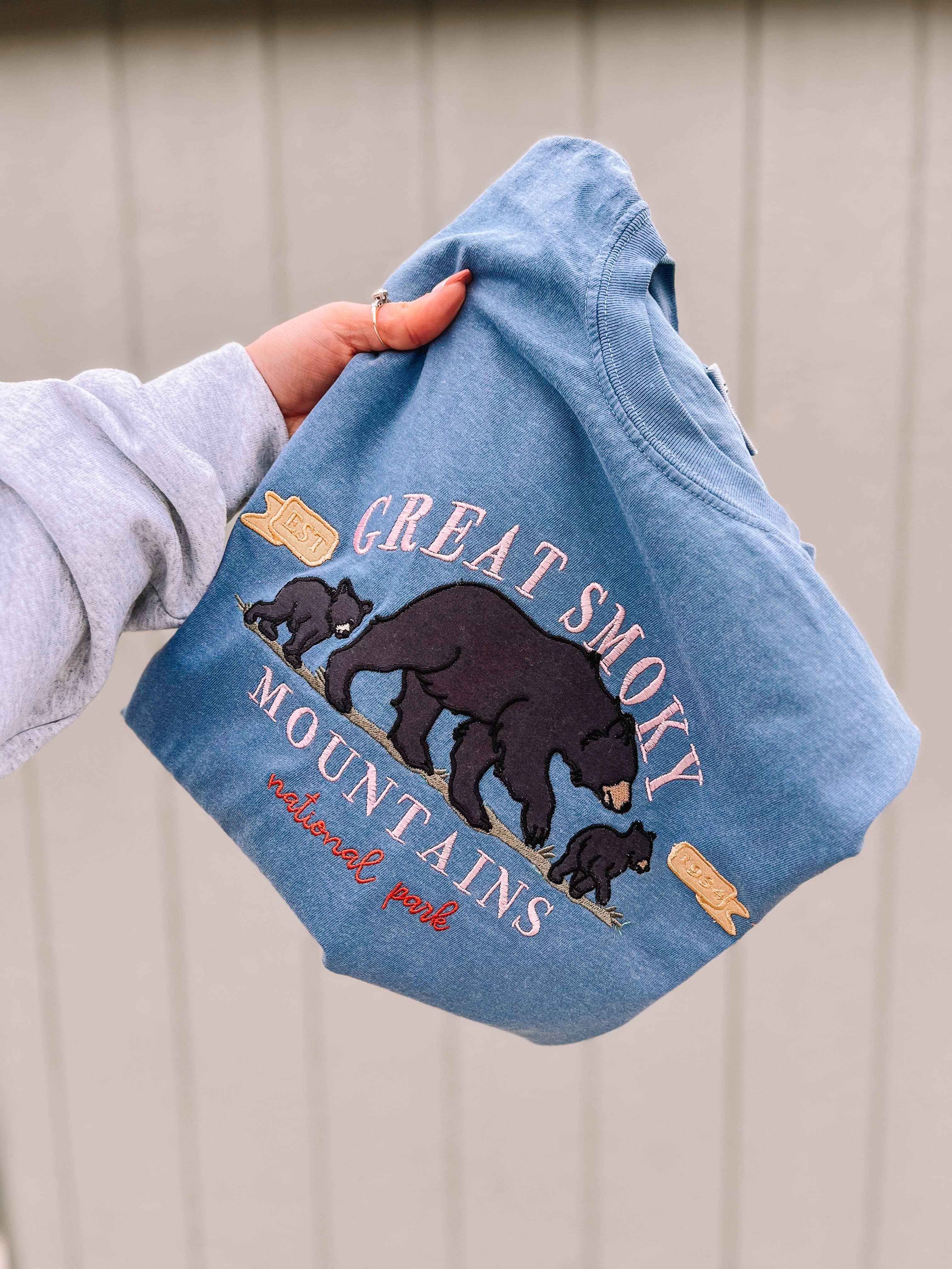 Stella Rose Monograms - Wholesale Sweatshirt - Women's - Great Smoky Mountains Appliqué Embroidered SWEATSHIRTS1