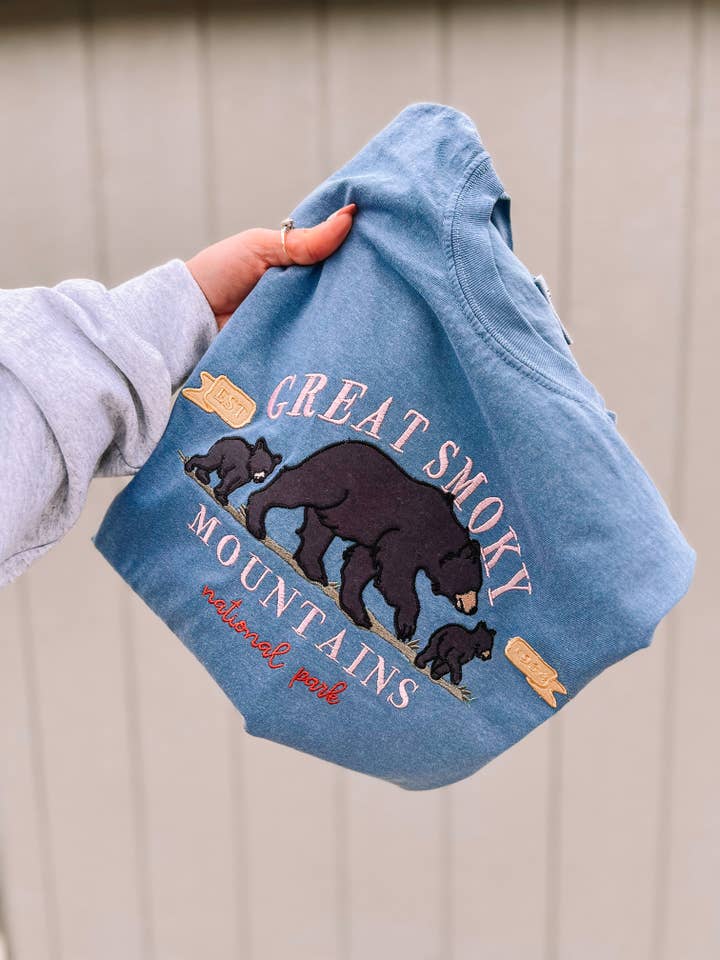 Stella Rose Monograms - Wholesale Sweatshirt - Women's - Great Smoky Mountains Appliqué Embroidered SWEATSHIRTS1