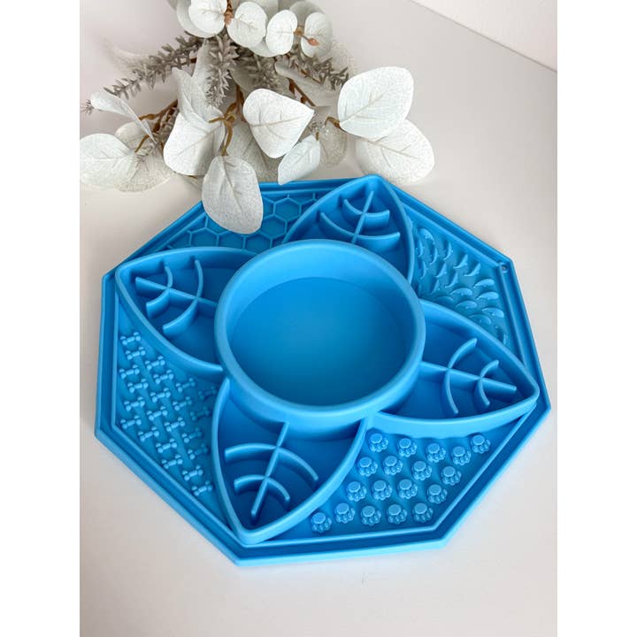 Doggotique – wholesale Pet bowl – Cat/dog – Lick mat Lotus, feeding station, lick mat, slow bowl6