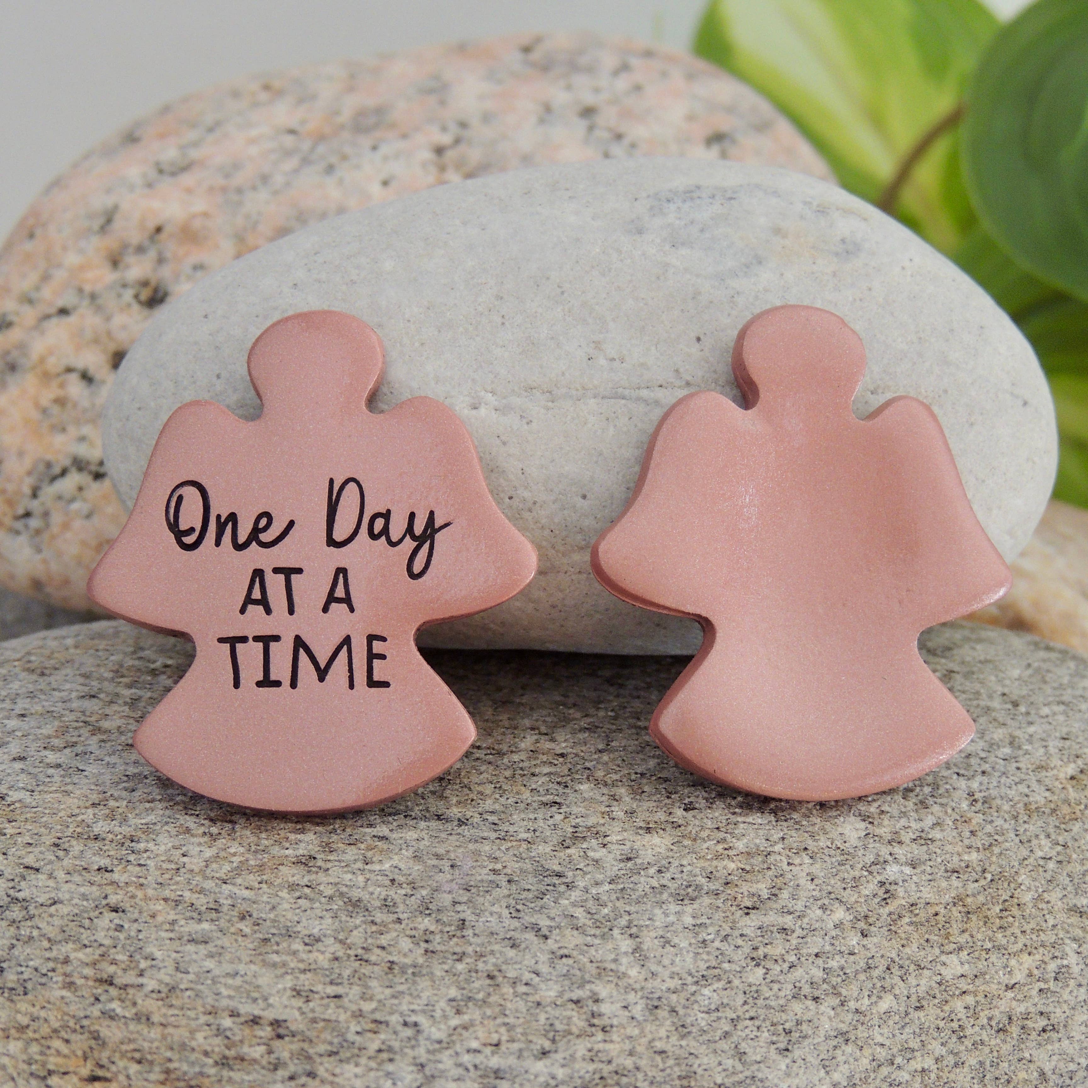 Abbey + CA Gift - Vente Décorations de table - Pierres Pouce Ange4