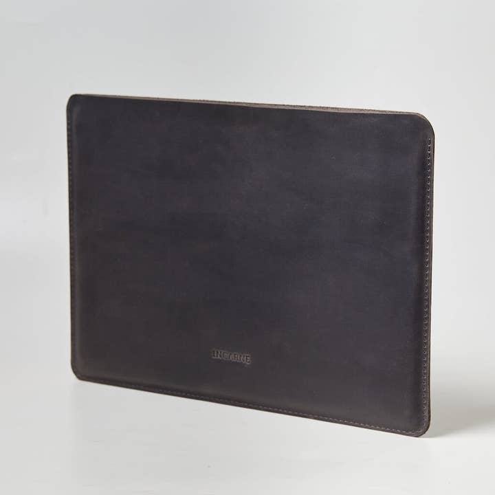 INCARNE – wholesale Fodral för bärbar dator och surfplatta - Unisex – MacBook Air 15-fodral tillverkat av äkta läder, MacBook-skydd