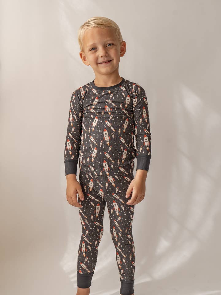 Cohete | Pijama de dos piezas para venta al por mayor de Annie Bean & Co