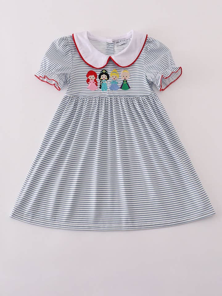 Robe à rayures brodée princesse bleue pour la vente par Aspen Rain Boutique