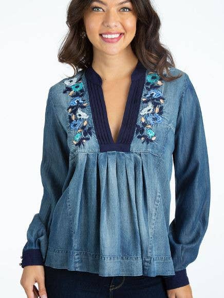 Blouse popover brodée pour la vente par Given Kale