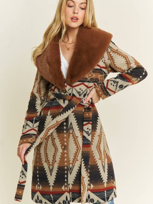 PLUS AZTEC-JACKA-SKJORTA MED KONTRASTERANDE PÄLSKRAGE för wholesale av Pink Irene Wholesale