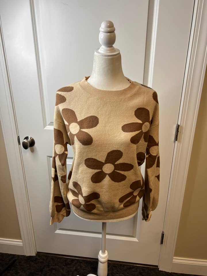 Maglione Big Flower per la vendita all'ingrosso da parte di Trendi Lady