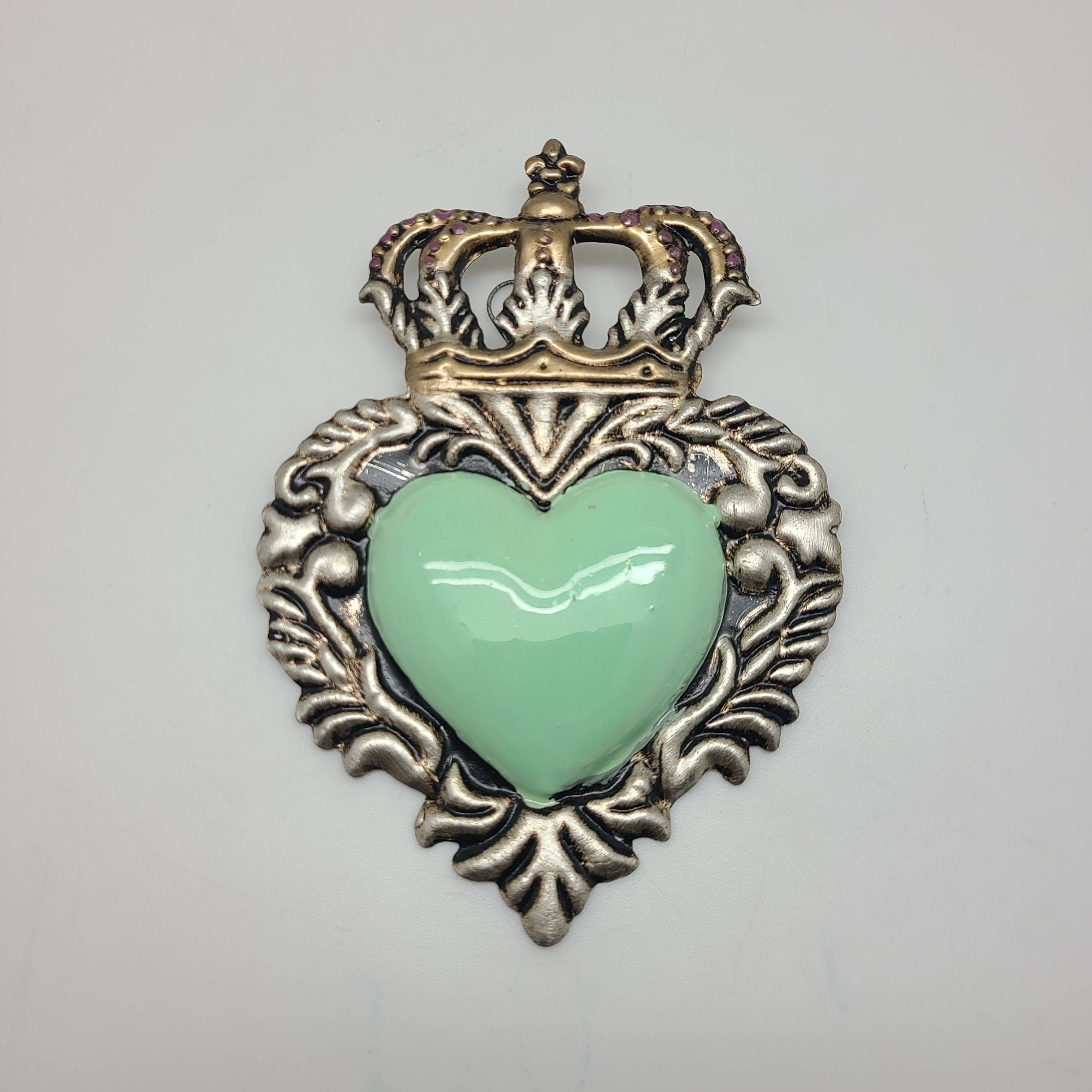 Contreras Designs – Engroshandel Vægplakat – Håndmalet mexicansk blikhjerte med krone, 14 cm til væg7