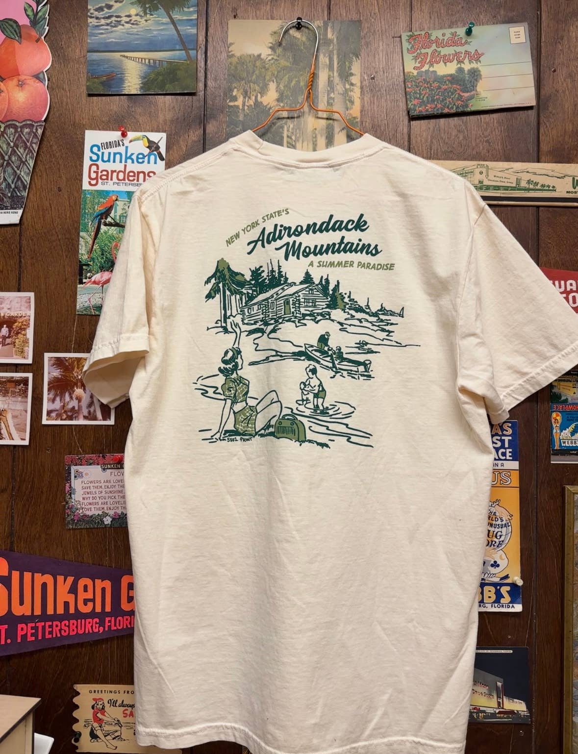 5801 Print House - Vente T-shirt sérigraphié – unisexe - T-shirt Cabane des Montagnes Adirondack