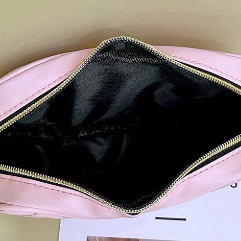 MKS America - Wholesale Crossbody Bag - Women's - LOVE Heart Crossbody Bag9