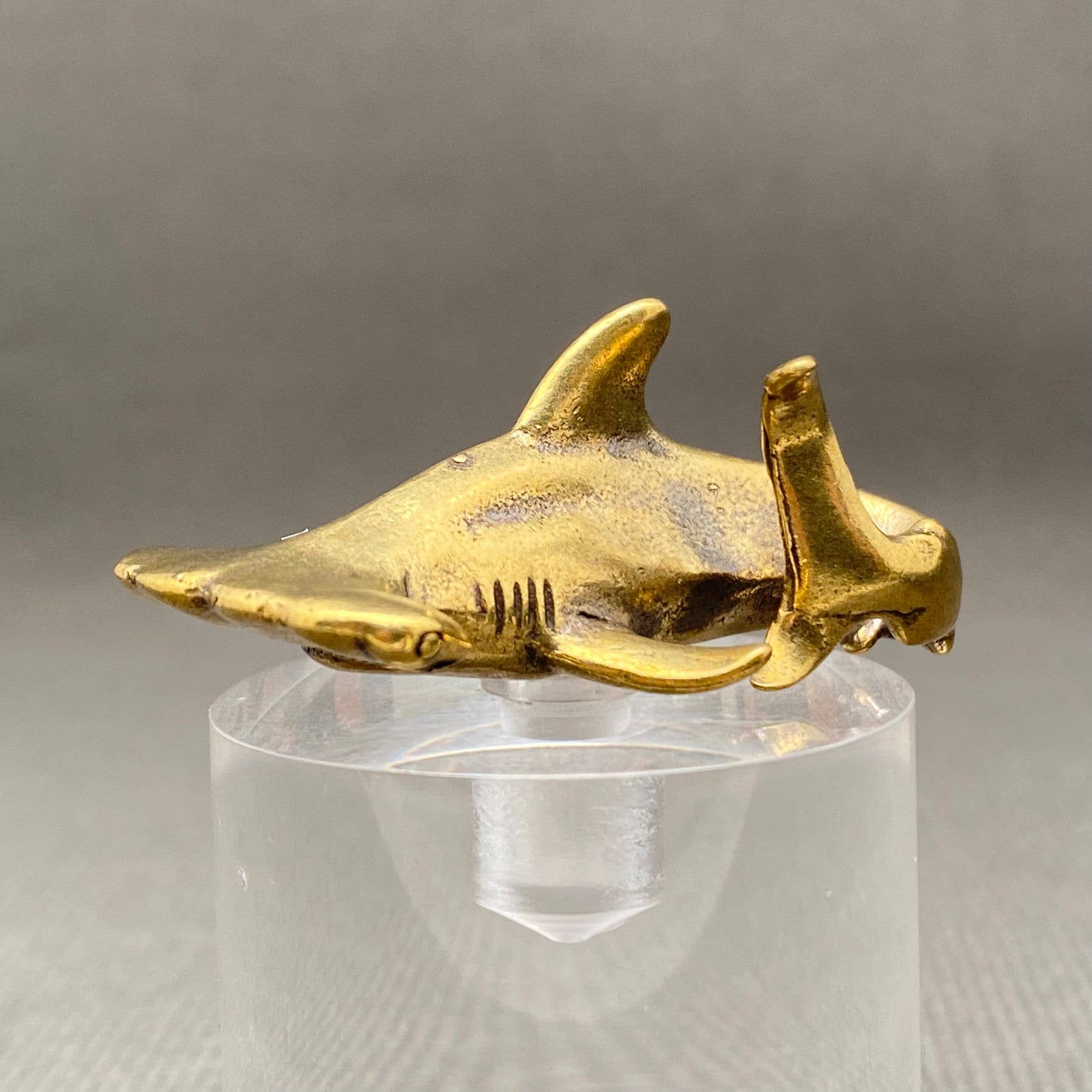 Mio Queena - Wholesale Decorative Tabletop Object - Brass Hammerhead Shark Crafts Desktop Ornaments Decoration1