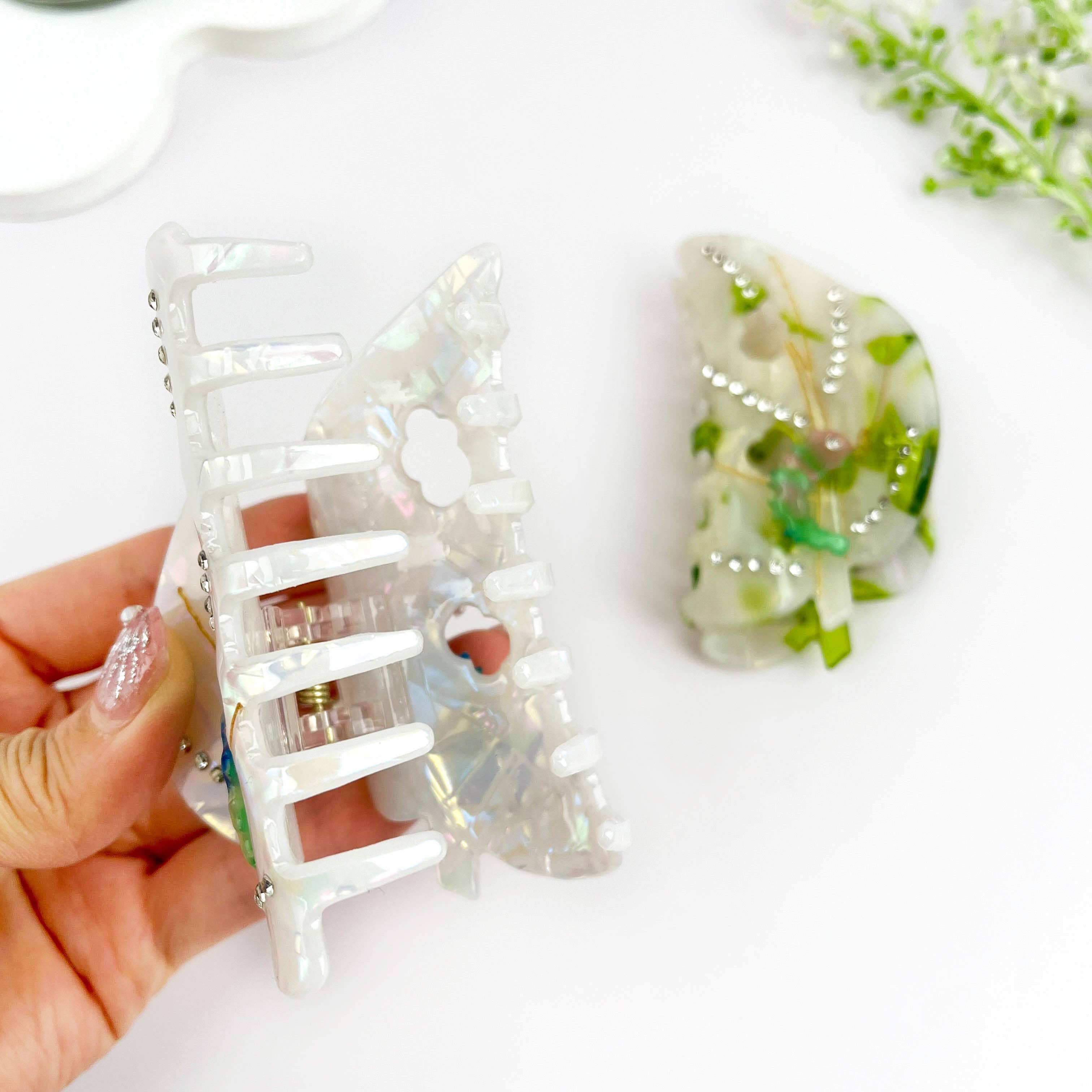 mildstyles – wholesale Hair clip – Women’s –  Summer Cute Caterpillar Leaf Rhinestone Hair Claw Clip4