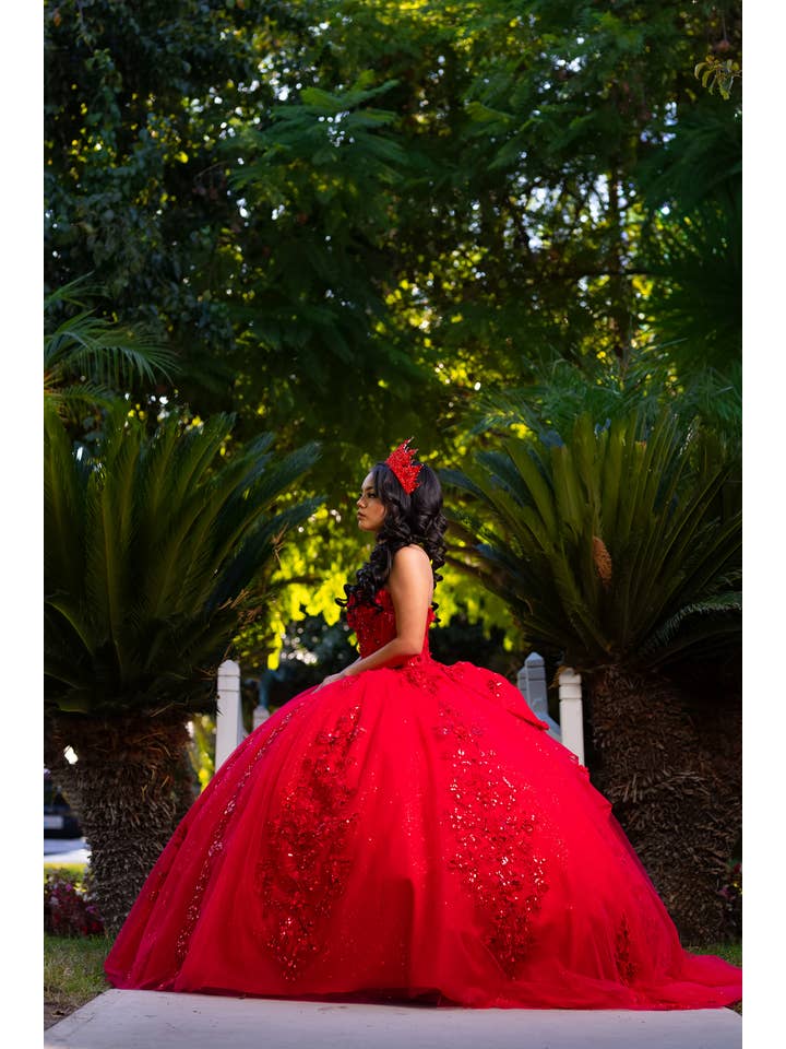 Red Sweetheart neckline quinceanera dress CHF3129 for wholesale on Faire2