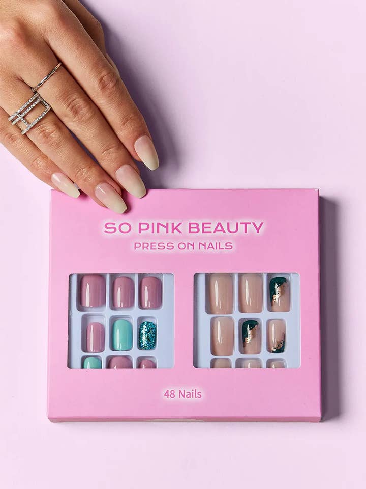 SO PINK BEAUTY Lot de 2 boîtes de 2 ongles à coller pour la vente par Queenado