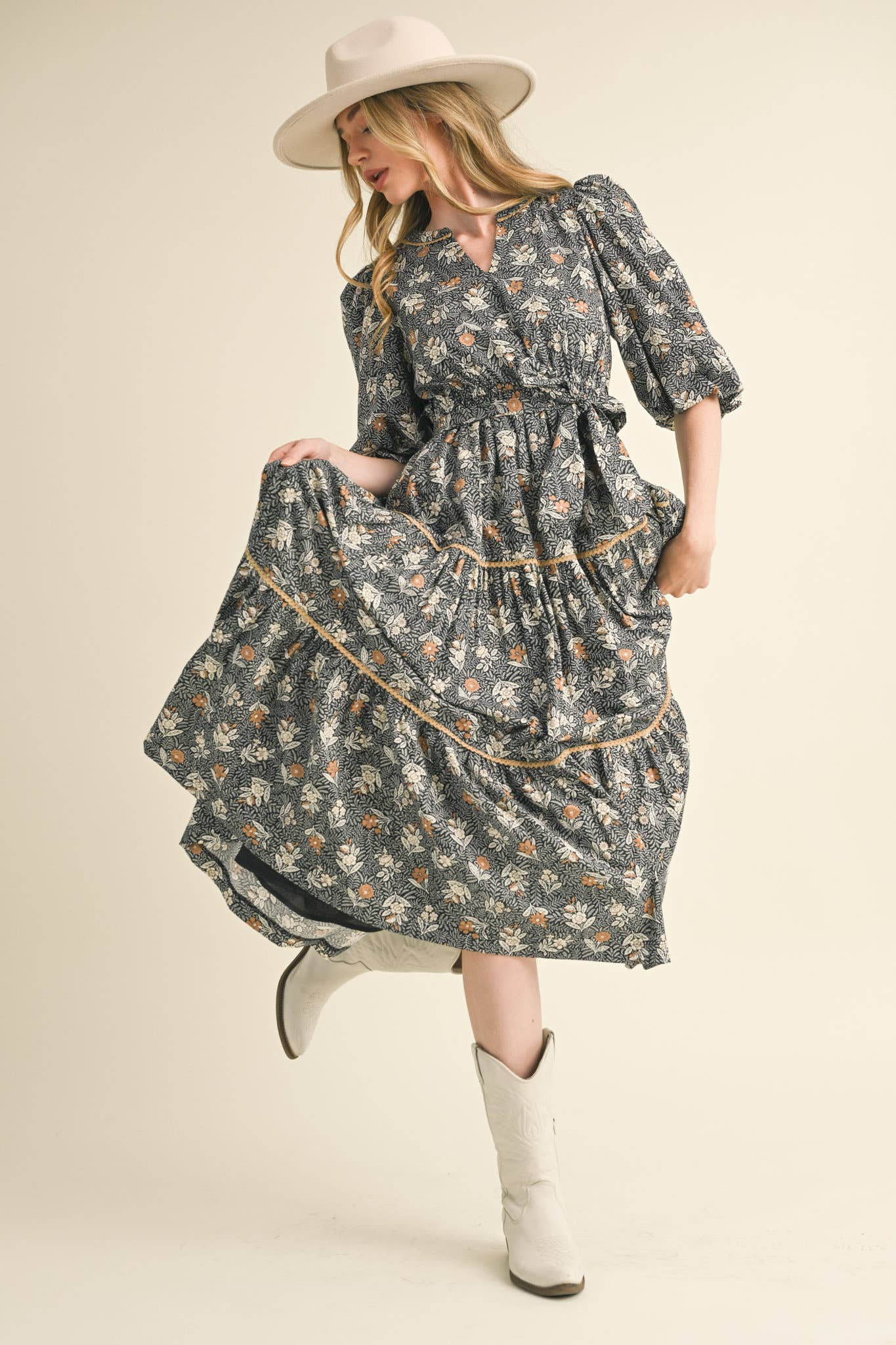 &MERCI - Wholesale Dress - Women's - BUBBLE SLEEVE LACE TRIM MIDI DRESS MDR34304