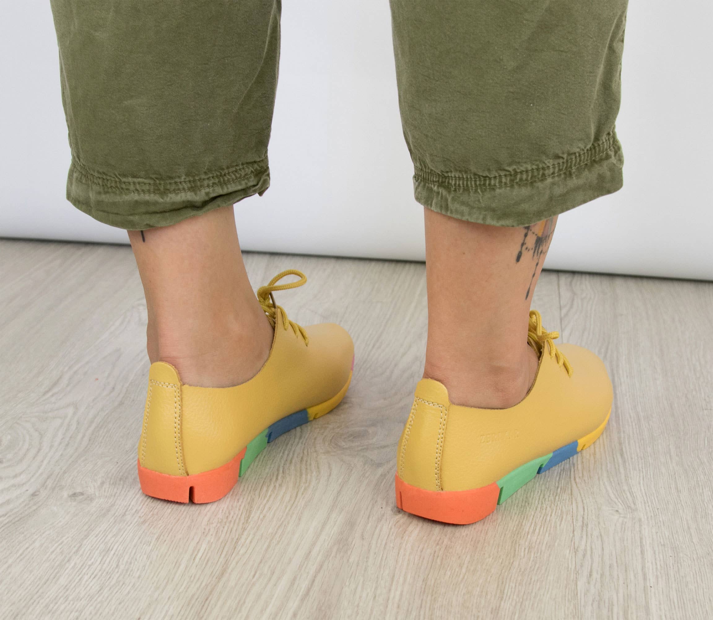 Giallo Mocassini da donna in pelle Zerimar - Scarpe comode eleganti, giallo in vendita all'ingrosso su Faire2