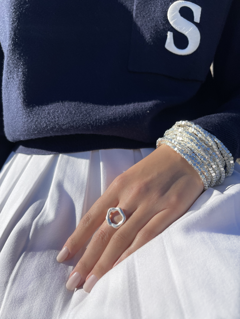 Silver Elegant organisk cirkelring - minimalistiska smycken för wholesale på Faire2