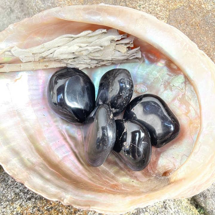 Bodhi Leaf Market - Wholesale Spiritual Stone/Crystal - Polished Onyx Crystals - Size Comparison Available