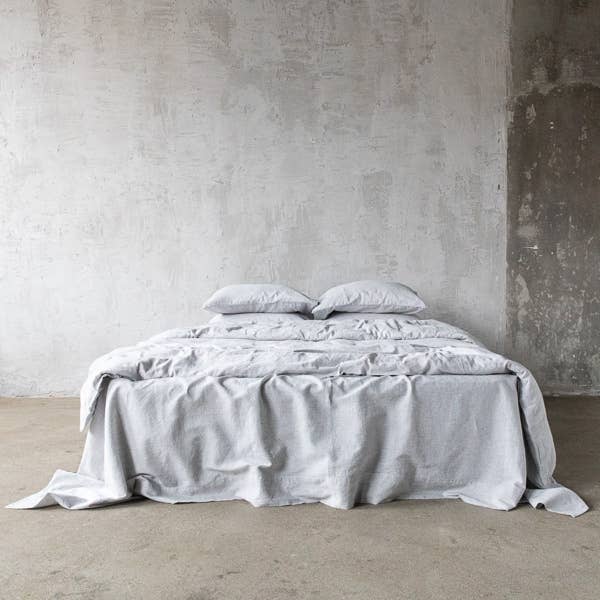 LinenMe - Wholesale Flat Sheet - Linen Flat Sheet Graphite Washed Pinstripe2
