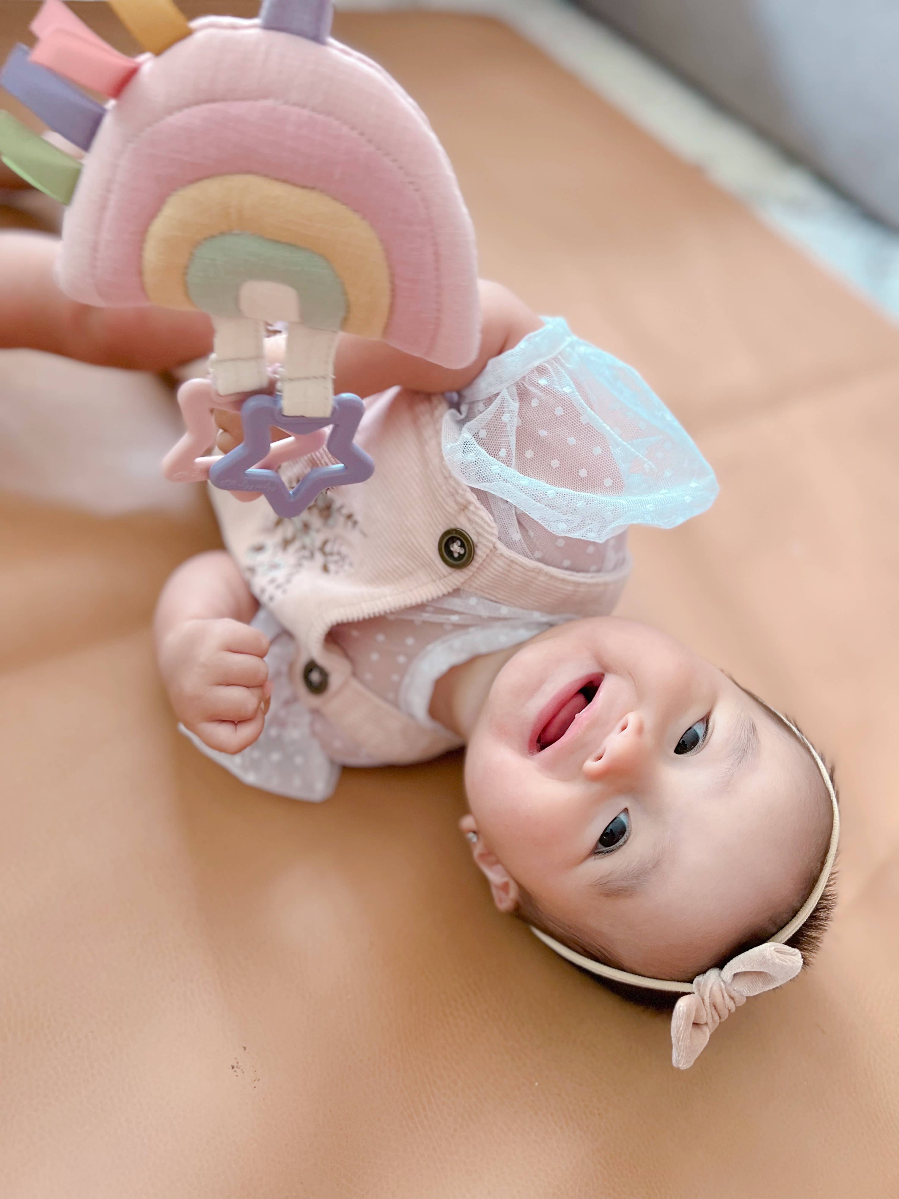 Itzy Ritzy - Wholesale Clutching Toy - Baby - Bitzy Bespoke Ritzy Jingle Attachable Travel Toy11