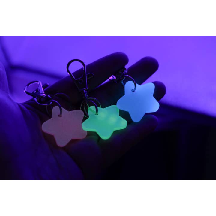 Mini Star nøgleringe | Akryl | Laserskåret, glød i mørket for engroshandel hos DeanMish