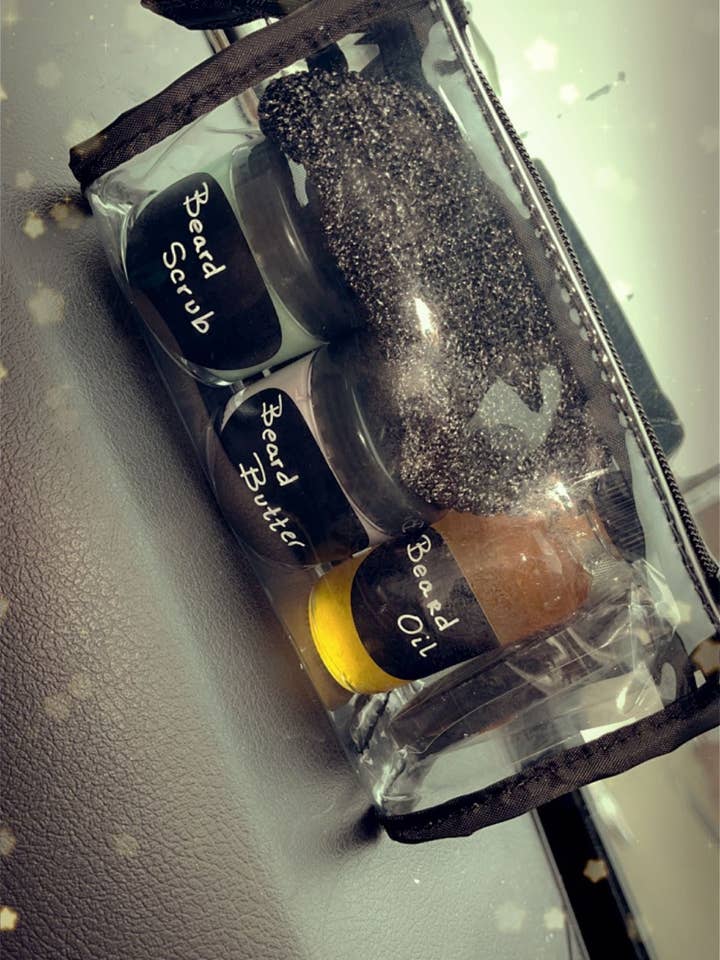 Set de soin de barbe pour hommes pour la vente par Amoureux Skin Care