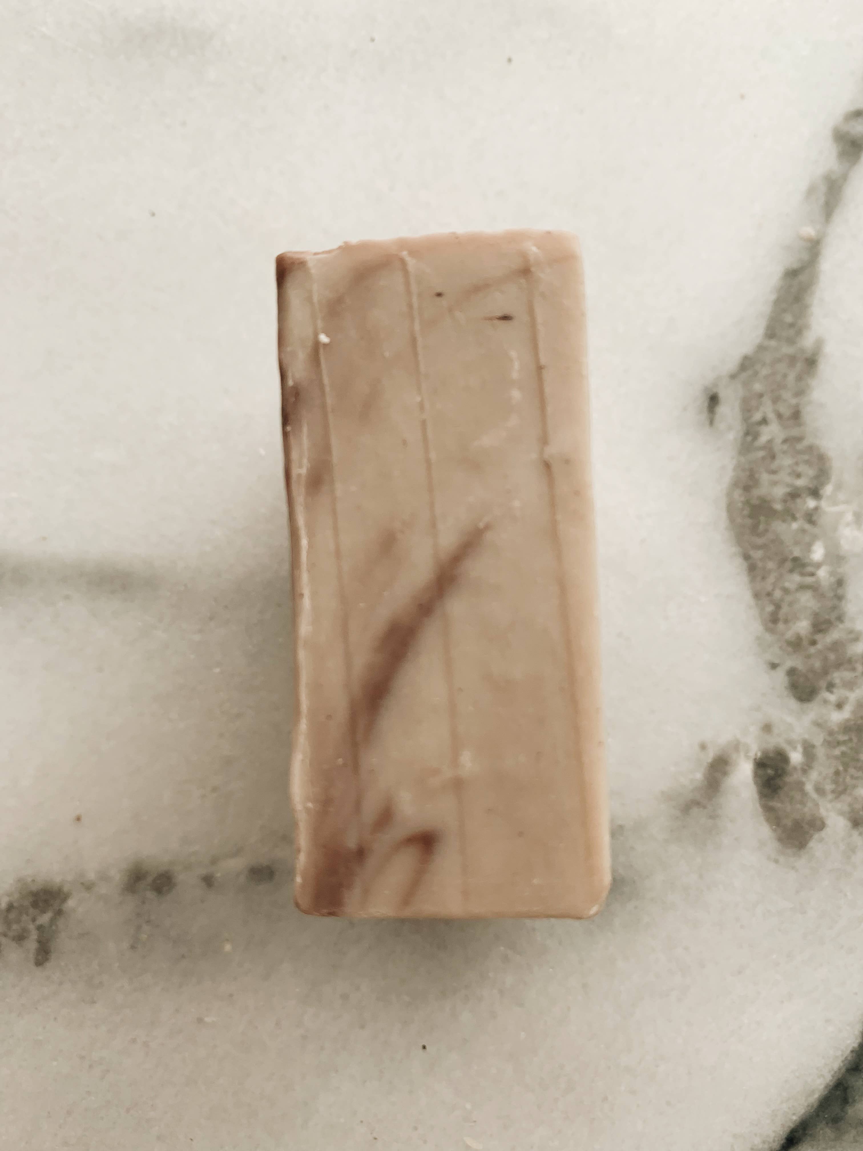 Essence of Life Organics – Großhandel Feste Seife – Handgefertigte vegane Seifenstücke10